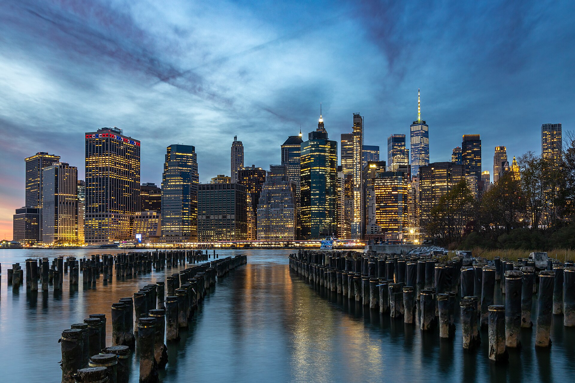 Lower Manhattan — Superbass, CC BY-SA 4.0, via Wikimedia Commons